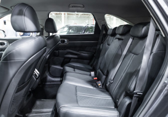 Подержанный автомобиль Kia Sorento 2022 года (15 фото)