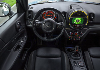 Подержанный автомобиль MINI Countryman 2018 года (12 фото)