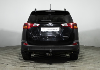 Подержанный автомобиль Toyota RAV4 2013 года (6 фото)