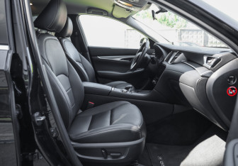 Подержанный автомобиль Infiniti QX50 2019 года (23 фото)