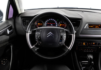 Подержанный автомобиль Citroen C5 Sedan 2008 года (11 фото)