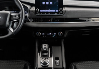 Подержанный автомобиль Mitsubishi Outlander 2022 года (15 фото)