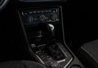 Подержанный автомобиль Volkswagen Tiguan 2020 года (13 фото)