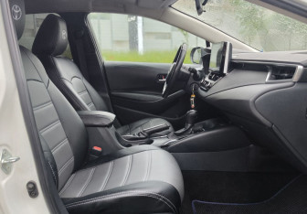 Подержанный автомобиль Toyota Corolla Sedan 2019 года (12 фото)