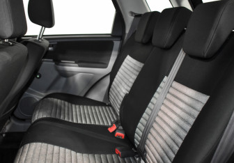 Подержанный автомобиль Suzuki SX4 Hatchback 2013 года (12 фото)