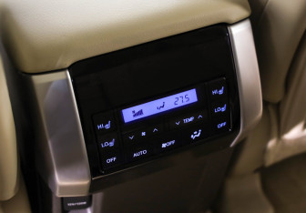 Подержанный автомобиль Toyota Land Cruiser Prado 2018 года (39 фото)