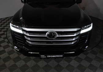 Подержанный автомобиль Toyota Land Cruiser Suv 2021 года (39 фото)