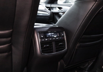 Подержанный автомобиль Mazda CX-9 2018 года (31 фото)