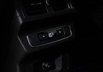 Подержанный автомобиль Audi Q5 2021 года (21 фото)