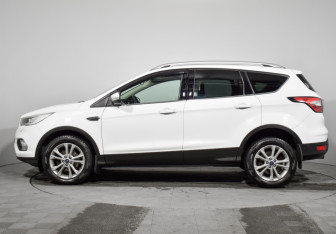 Подержанный автомобиль Ford Kuga 2019 года (8 фото)