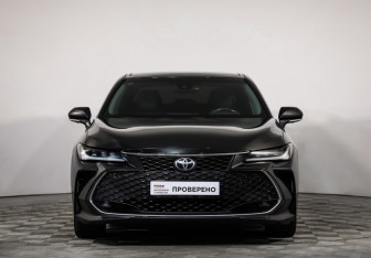 Подержанный автомобиль Toyota Avalon 2022 года (2 фото)