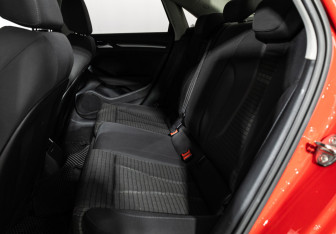 Подержанный автомобиль Audi A3 Sedan 2015 года (10 фото)