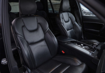 Подержанный автомобиль Volvo XC90 2019 года (26 фото)