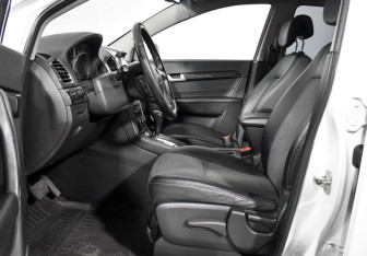 Подержанный автомобиль Chevrolet Captiva 2013 года (10 фото)
