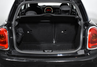Подержанный автомобиль MINI Hatch 2014 года (17 фото)