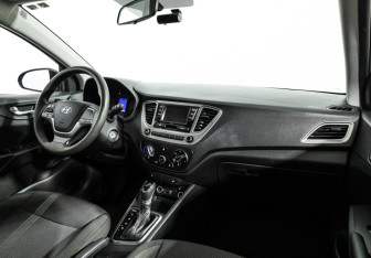 Подержанный автомобиль Hyundai Solaris Sedan 2021 года (9 фото)