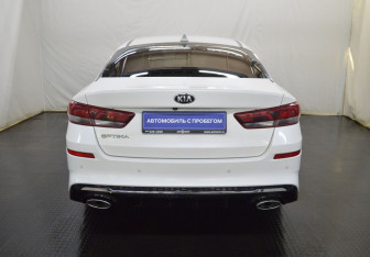 Подержанный автомобиль Kia Optima Sedan 2018 года (6 фото)