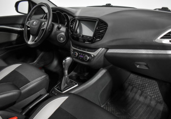 Подержанный автомобиль LADA (ВАЗ) Vesta Wagon 2021 года (14 фото)