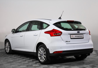 Подержанный автомобиль Ford Focus Hatchback 2019 года (7 фото)