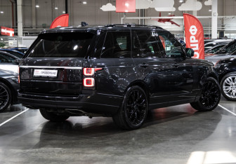 Подержанный автомобиль Land Rover Range Rover 2021 года (7 фото)