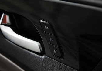 Подержанный автомобиль Hyundai Santa Fe 2019 года (16 фото)