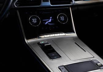 Подержанный автомобиль Exeed TXL 2022 года (13 фото)