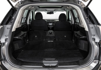 Подержанный автомобиль Nissan X-Trail 2015 года (26 фото)