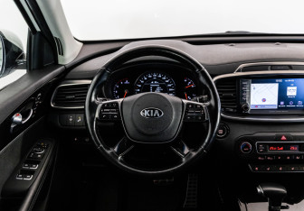 Подержанный автомобиль Kia Sorento 2019 года (12 фото)