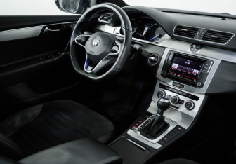 Подержанный автомобиль Volkswagen Passat Sedan 2014 года (9 фото)