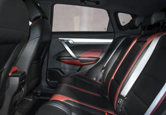 Подержанный автомобиль Geely Coolray 2021 года (13 фото)