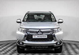 Подержанный автомобиль Mitsubishi Pajero Sport 2018 года (2 фото)