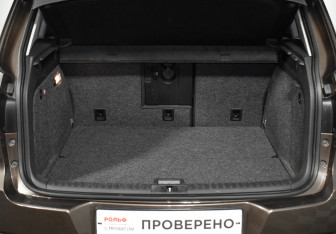 Подержанный автомобиль Volkswagen Tiguan 2015 года (18 фото)