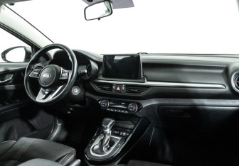 Подержанный автомобиль Kia Cerato Sedan 2020 года (9 фото)