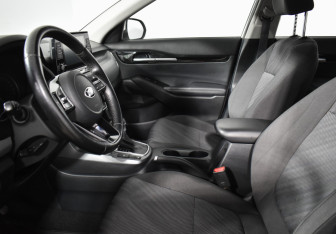 Подержанный автомобиль Kia Seltos 2020 года (10 фото)