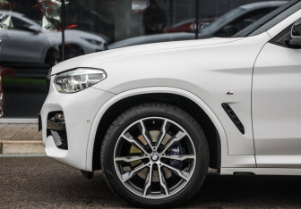 Подержанный автомобиль BMW X4 2020 года (10 фото)
