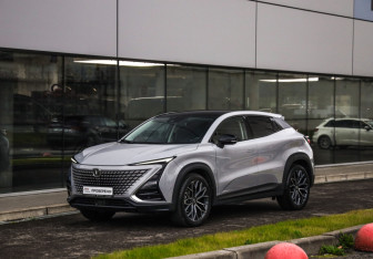Подержанный автомобиль Changan UNI-T 2023 года (3 фото)