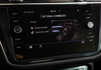 Подержанный автомобиль Volkswagen Tiguan 2020 года (15 фото)