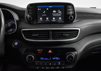 Подержанный автомобиль Hyundai Tucson 2019 года (17 фото)