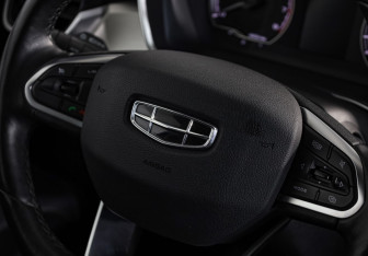 Подержанный автомобиль Geely Coolray 2021 года (12 фото)