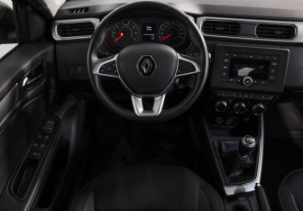 Подержанный автомобиль Renault Arkana 2021 года (10 фото)