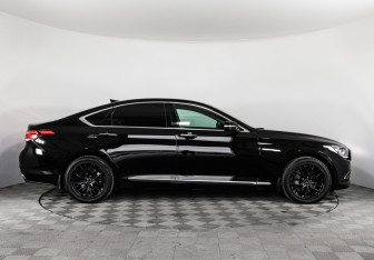 Подержанный автомобиль Hyundai Genesis 2016 года (5 фото)