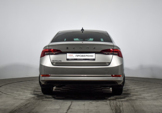 Подержанный автомобиль Skoda Octavia Liftback 2020 года (6 фото)