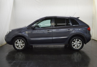 Подержанный автомобиль Renault Koleos 2010 года (8 фото)