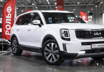 Подержанный автомобиль Kia Telluride 2022 года (6 фото)