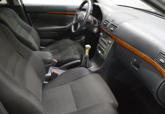 Подержанный автомобиль Toyota Avensis Sedan 2007 года (12 фото)