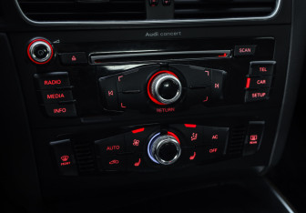 Подержанный автомобиль Audi Q5 2013 года (17 фото)