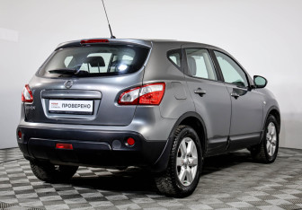 Подержанный автомобиль Nissan Qashqai 2011 года (5 фото)
