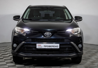 Подержанный автомобиль Toyota RAV4 2015 года (3 фото)