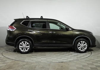Подержанный автомобиль Nissan X-Trail 2016 года (4 фото)