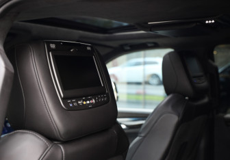 Подержанный автомобиль Cadillac Escalade Suv 2016 года (26 фото)